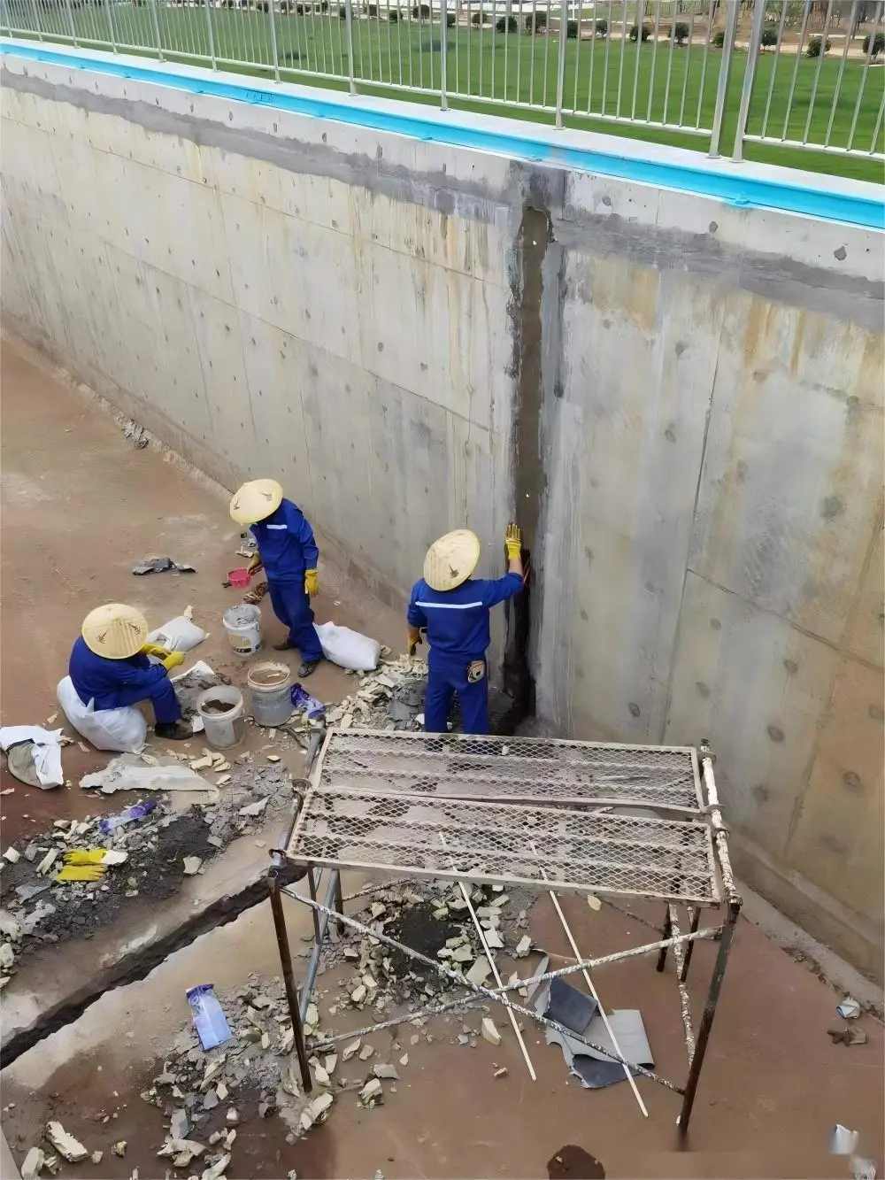 污水池伸缩缝收缩缝渗水补漏修复方法方案