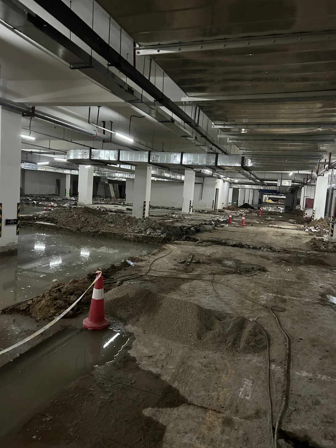 专业处理别墅地下室、小区地下室积水渗水