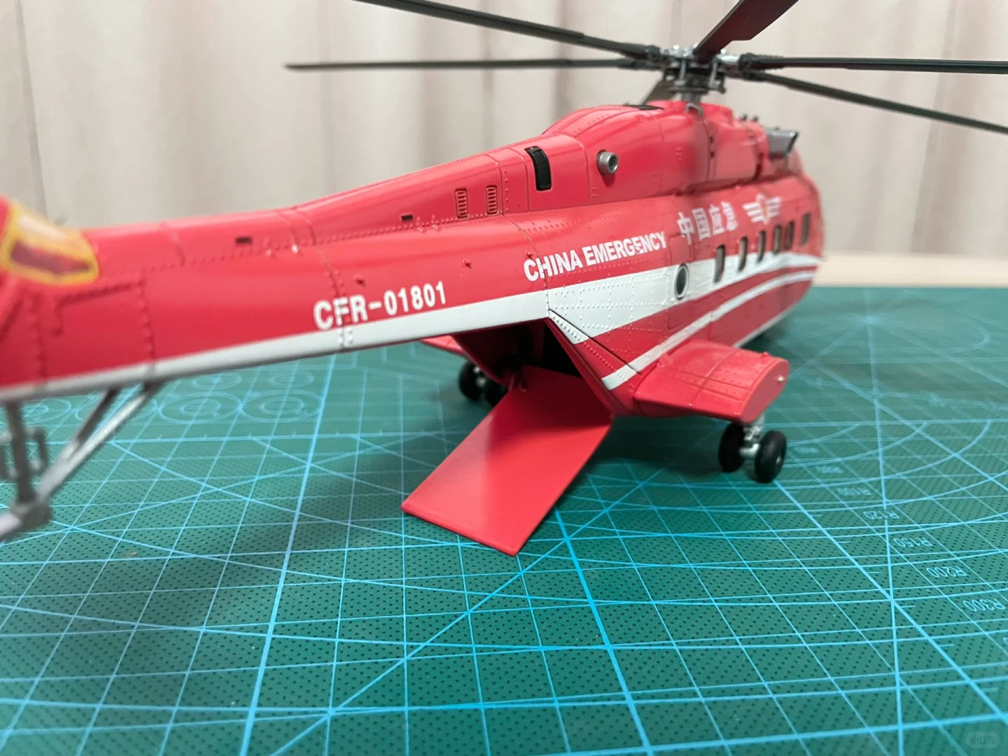 直8运输直升机，新年就来个大红配色吧！