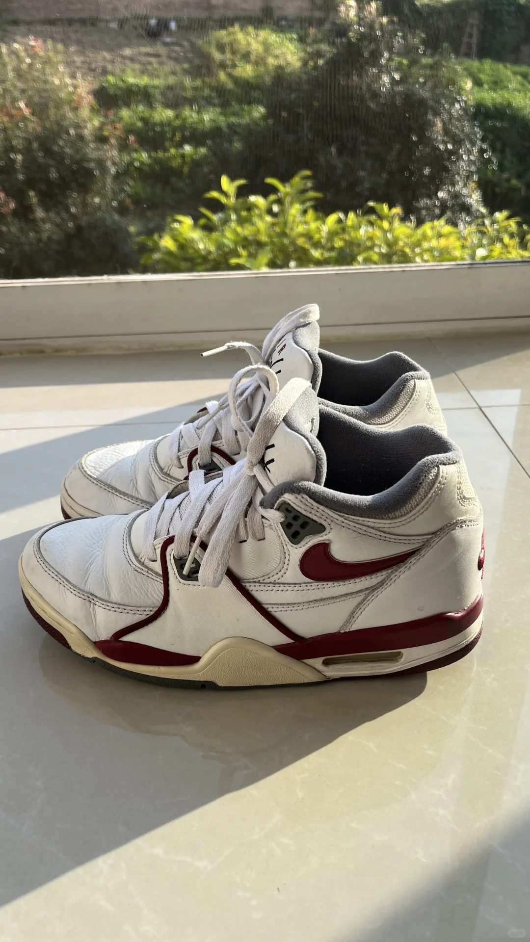 出闲置鞋子 实在是放在家里落灰 有轻微磨损