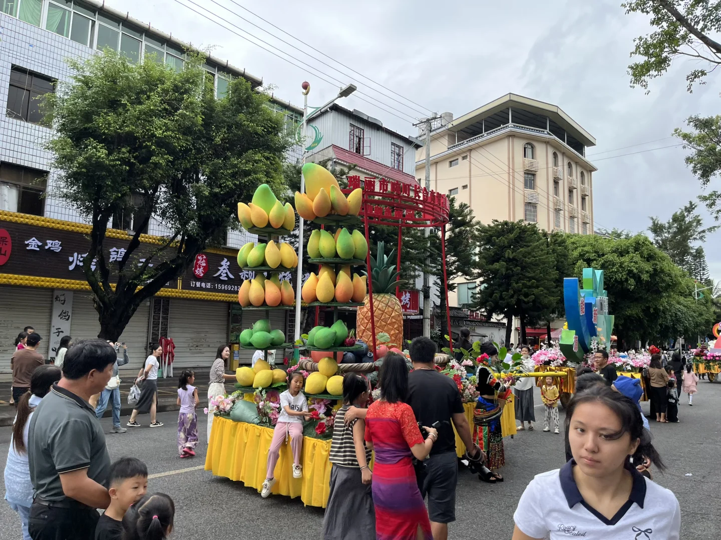 瑞丽?去边境线上感受国际节日：胞波节