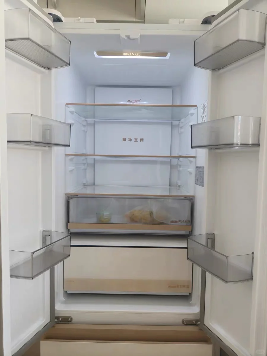 【节能静音】0.1°C变频技术，节能更静音！