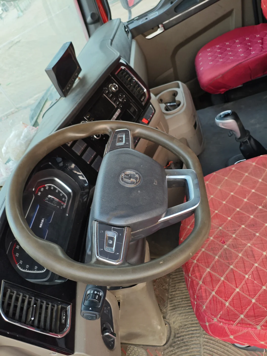 货车党必看?德龙9.6米高栏