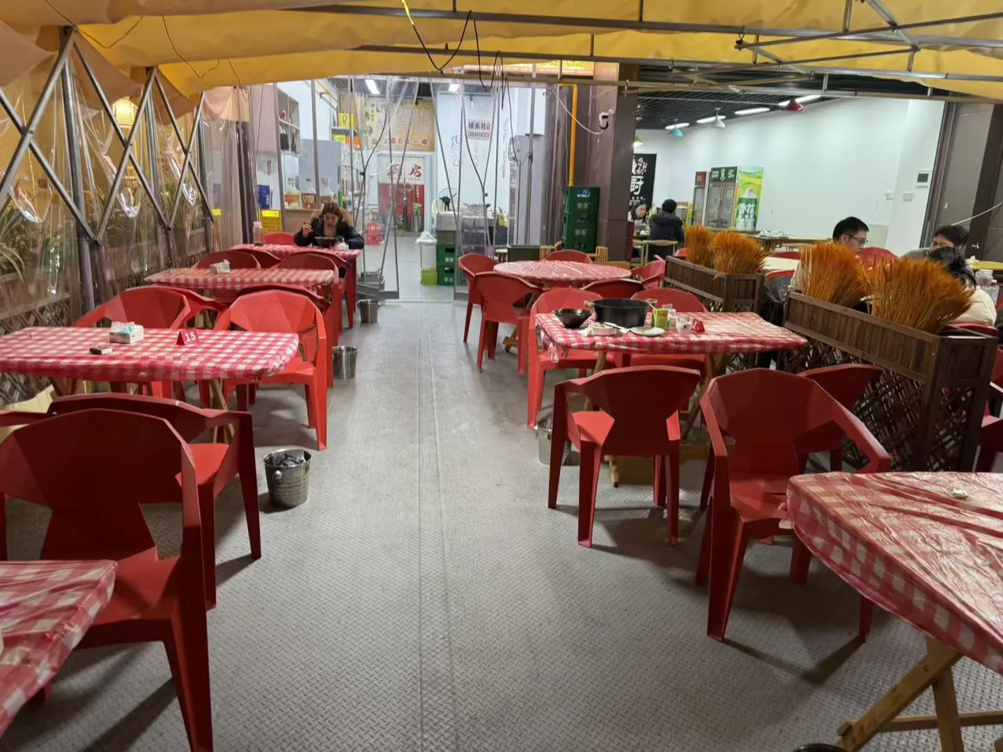 新都超线公园网红桥下餐饮一条街串串店转让