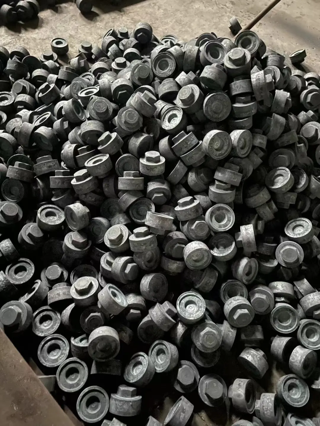 00后做锻件加工