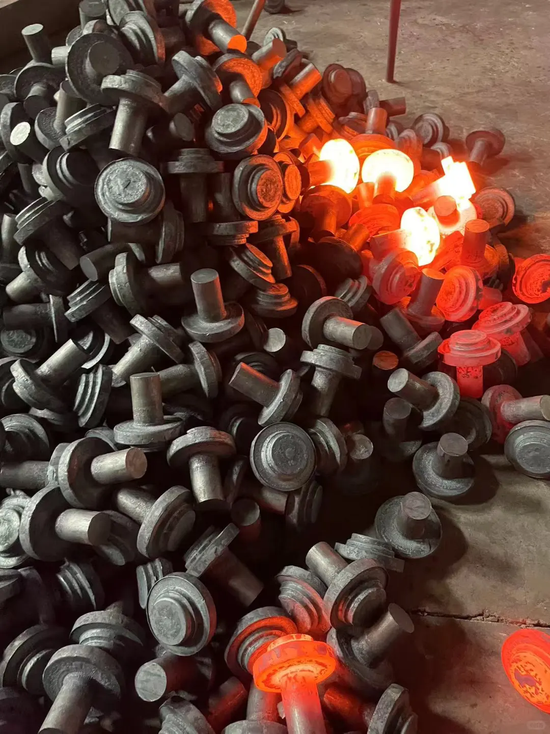 00后做锻件加工