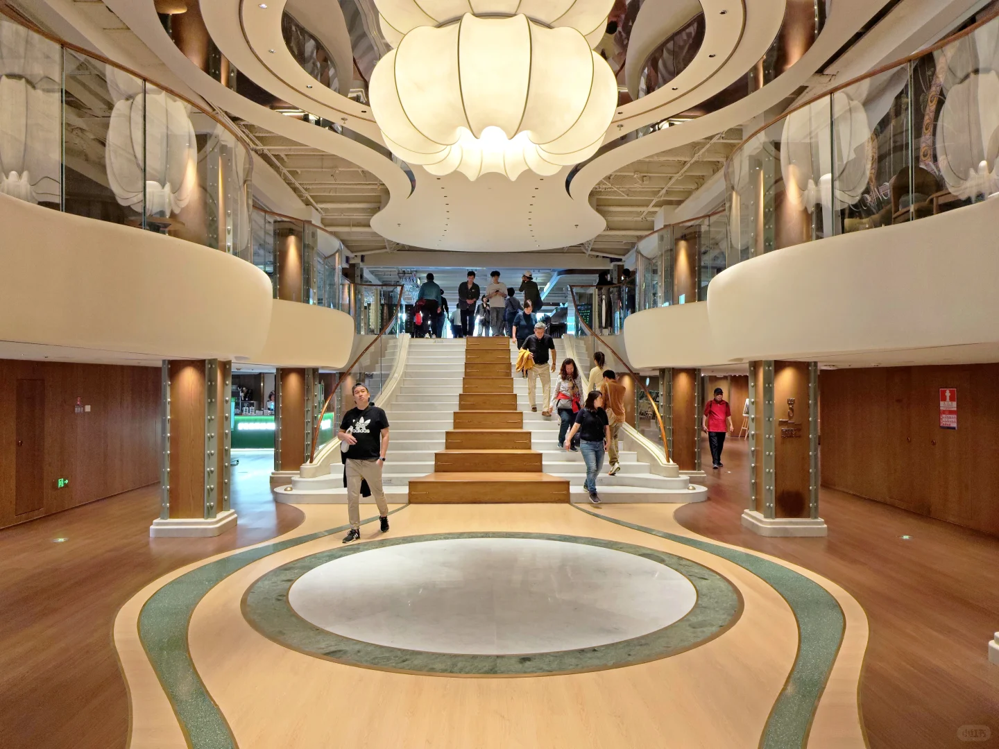 明華輪内部?海上世界•招商蛇口