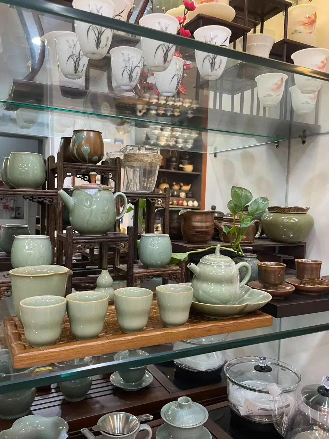 超好逛！杭州 20 年陶瓷瓶老市场藏生活密码
