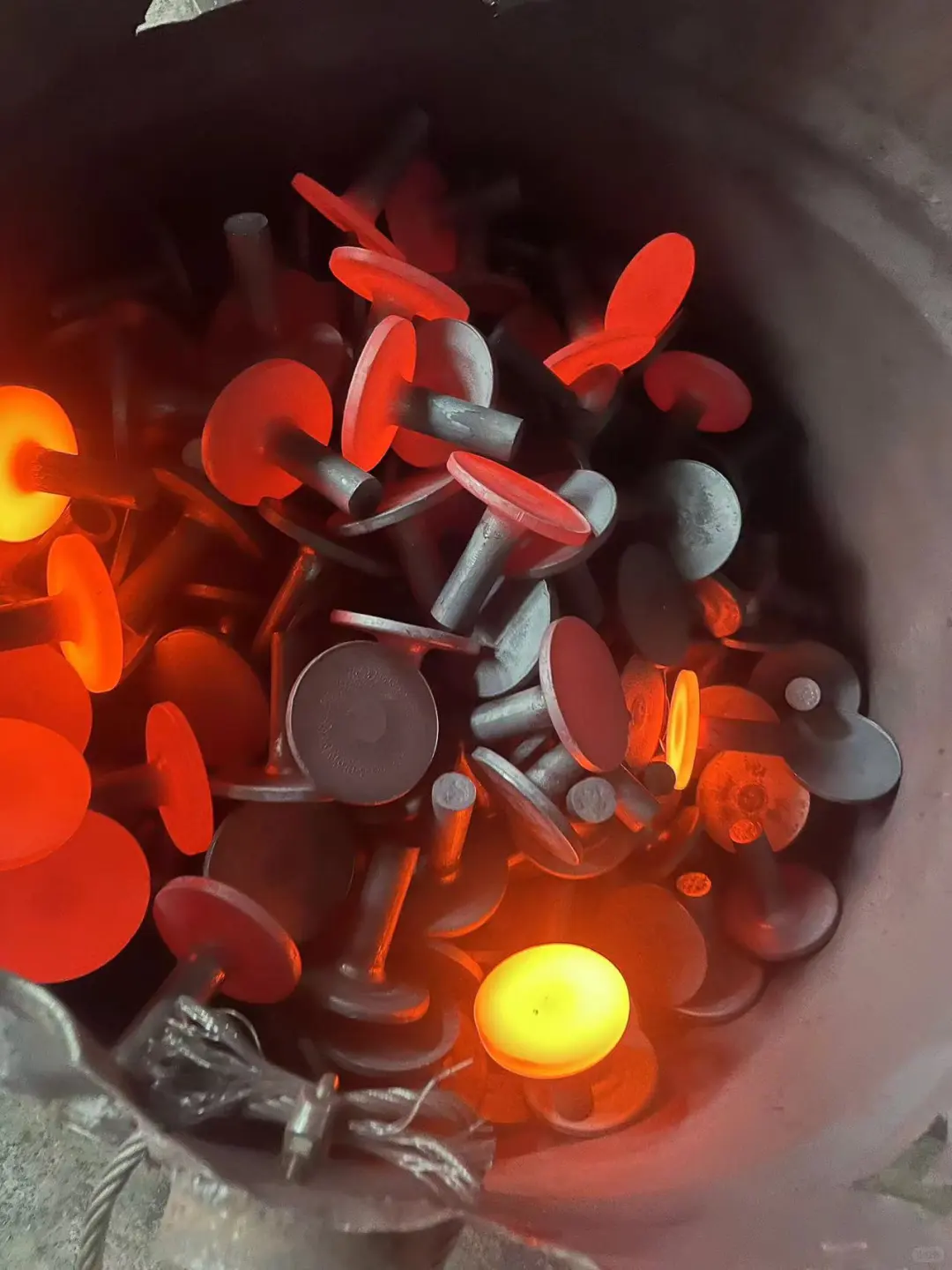 00后做锻件加工