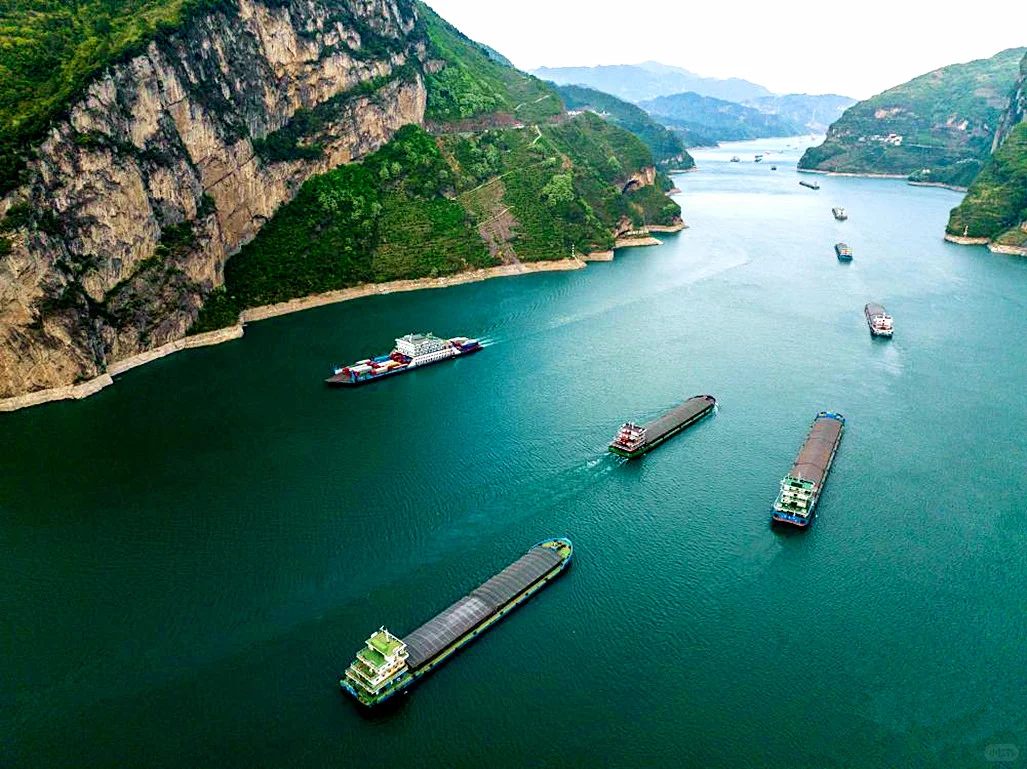 长江的航运能力将世界二三四名加起来都不敌