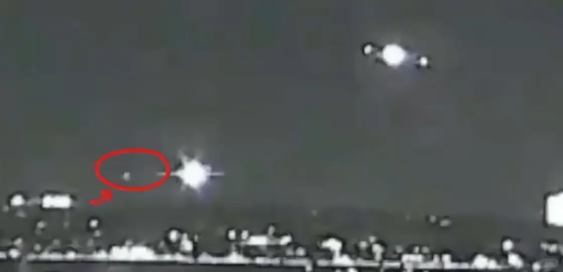 黑鹰直升机与民航客机相撞，人员全部遇难。