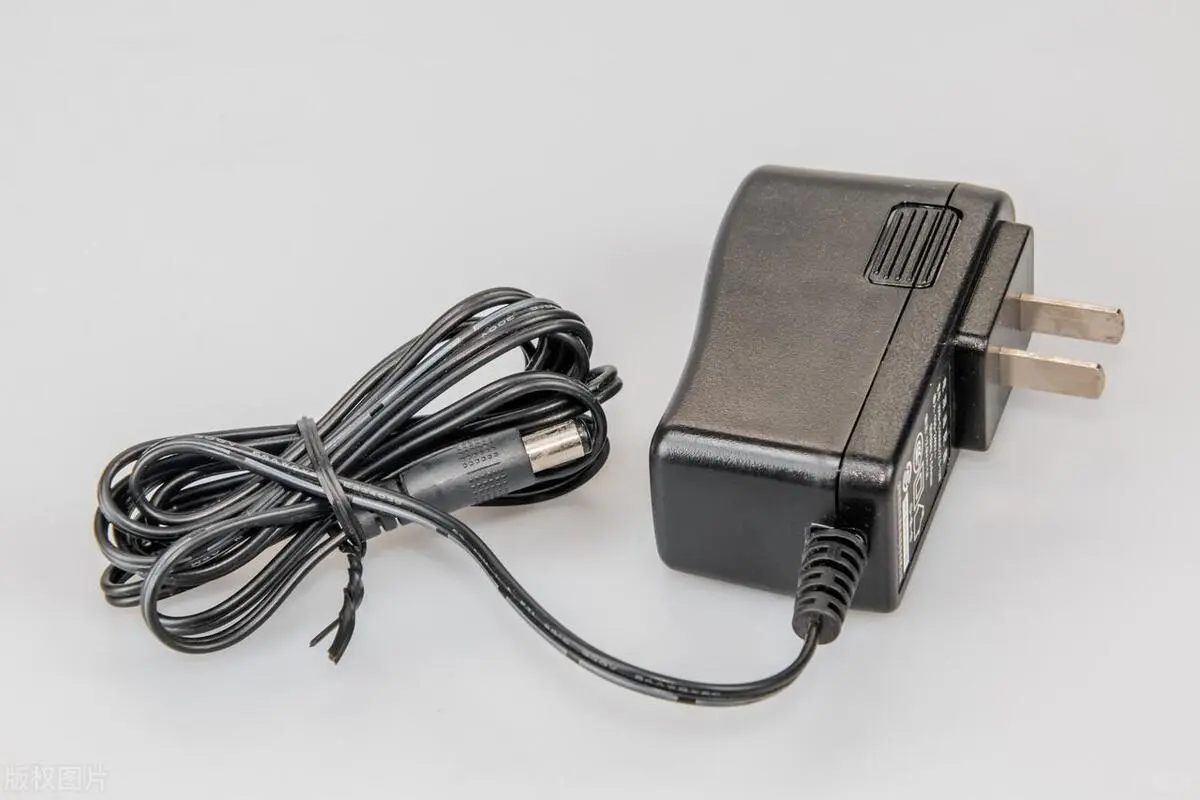 为什么需要使用电源适配器?