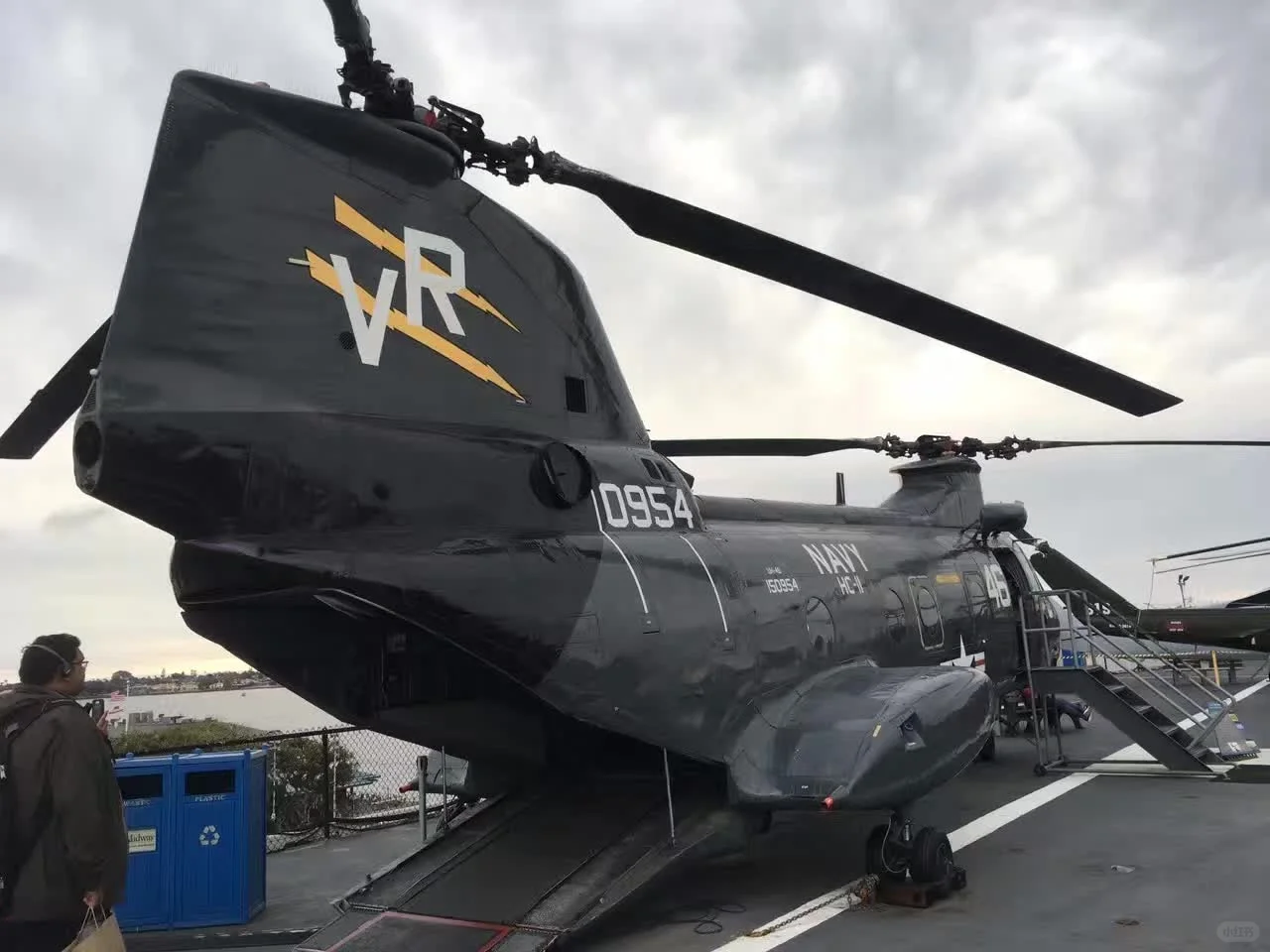 运伞兵的直升机？