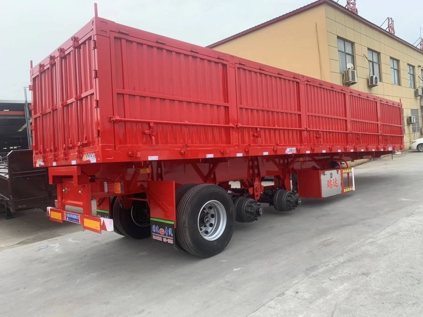 高栏苍栏半挂车