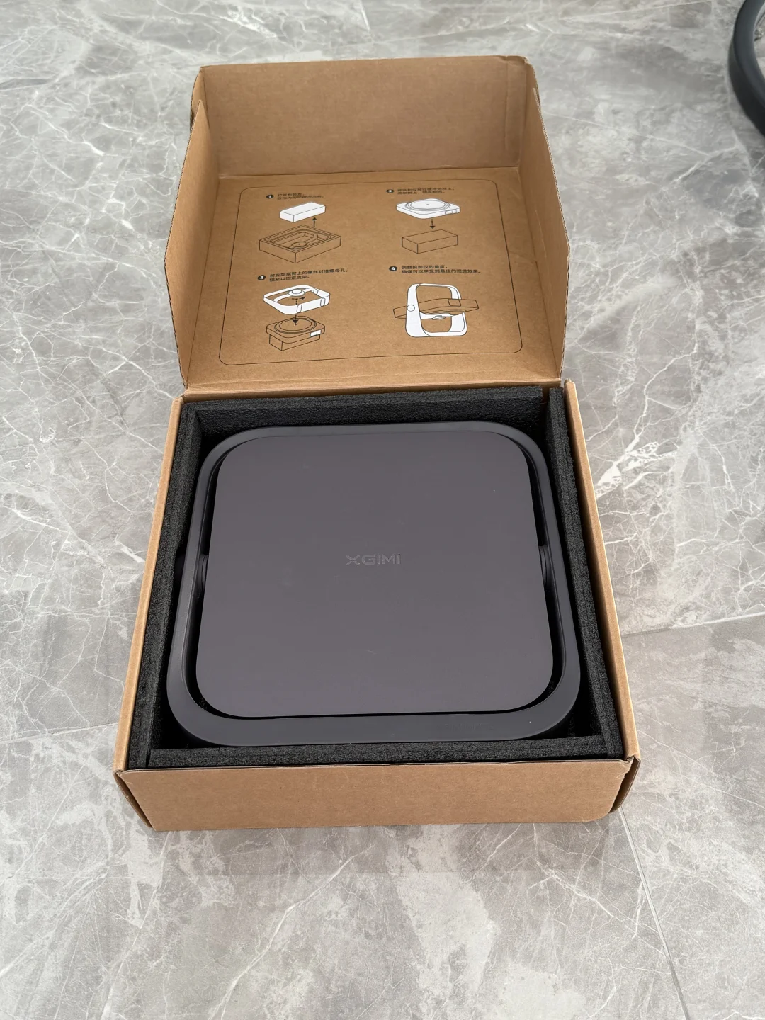 出极米Z7X投影仪