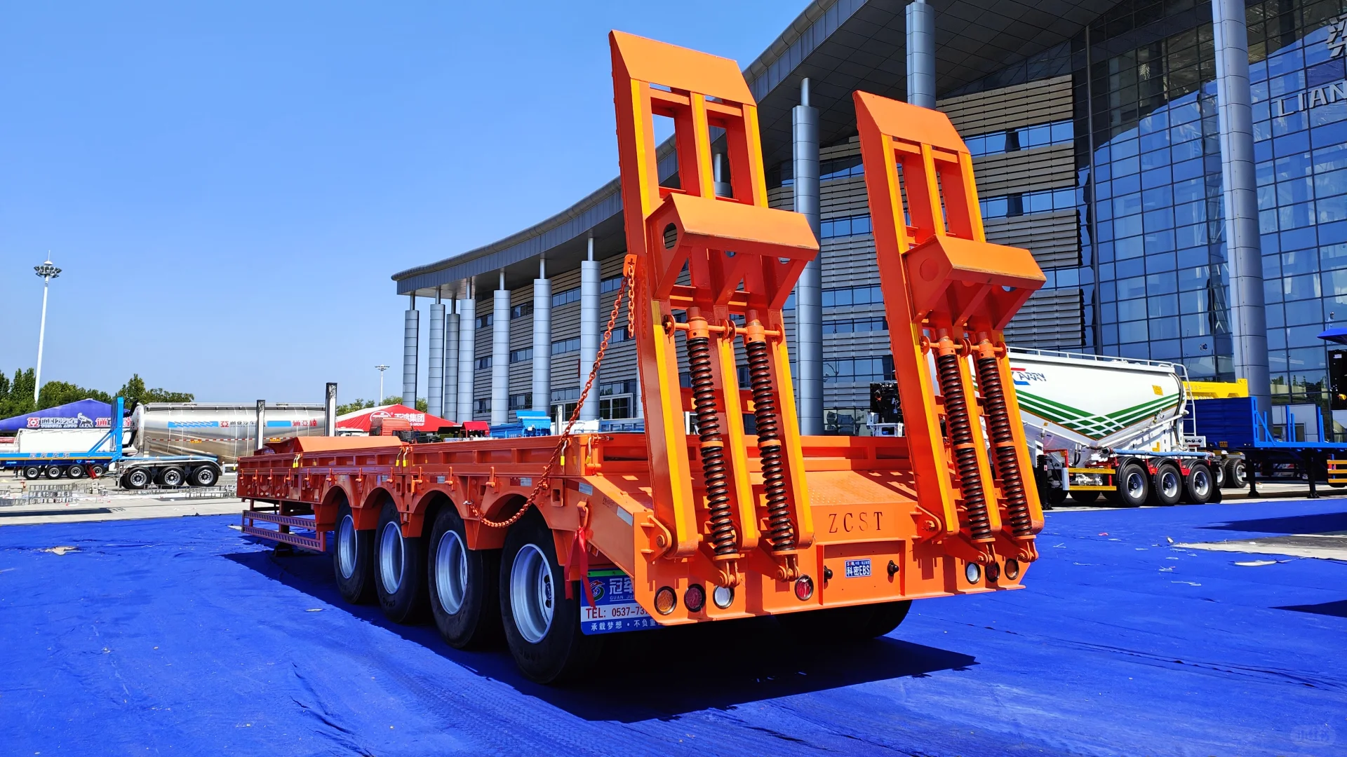 出口专用车-低平板半挂车