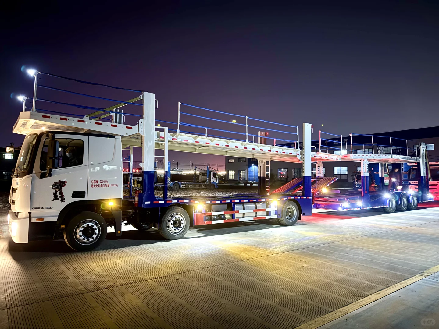 欧式中置轴车辆运输车