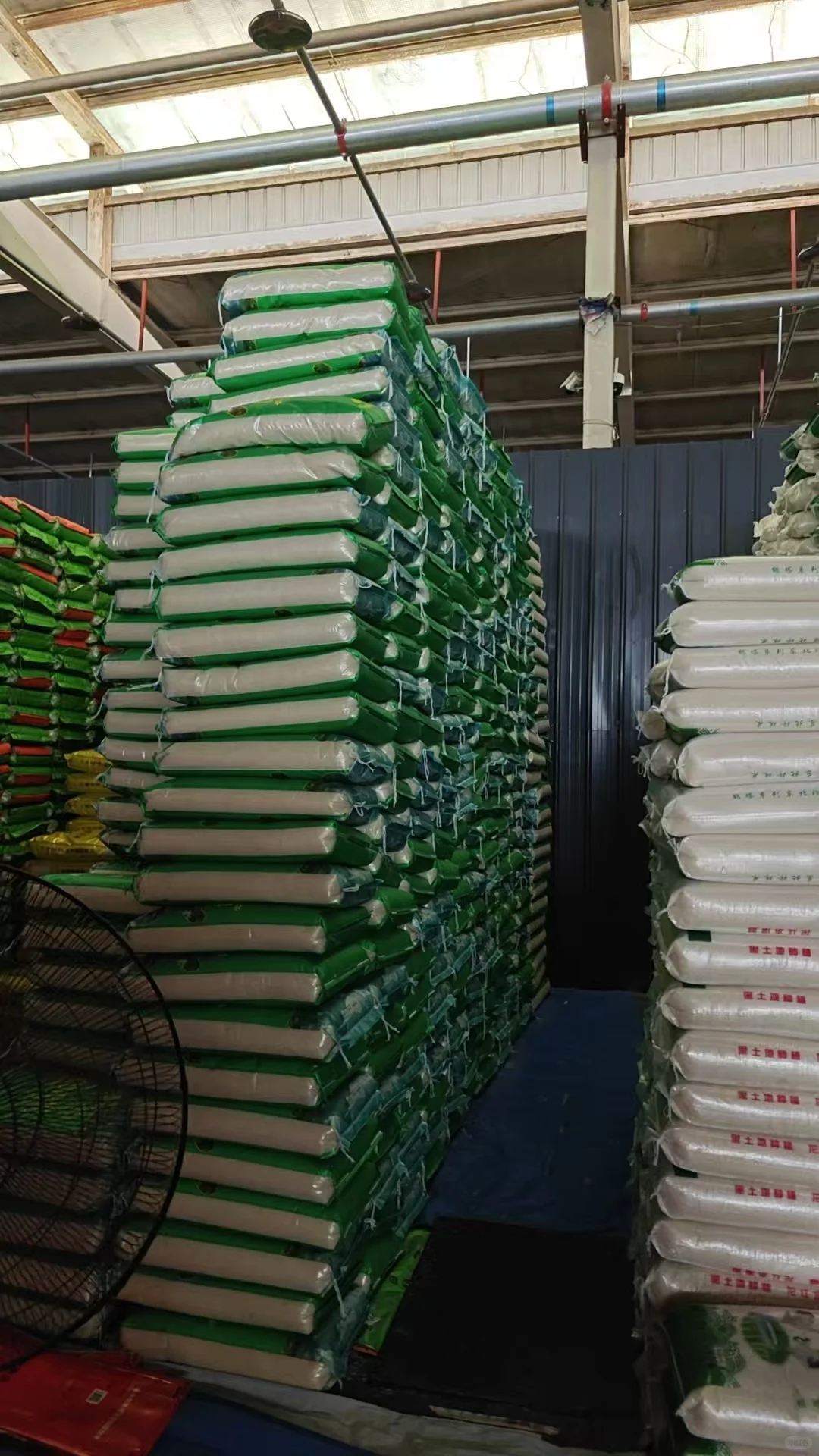 在成都专门给餐饮商超供货。有自己生产线。