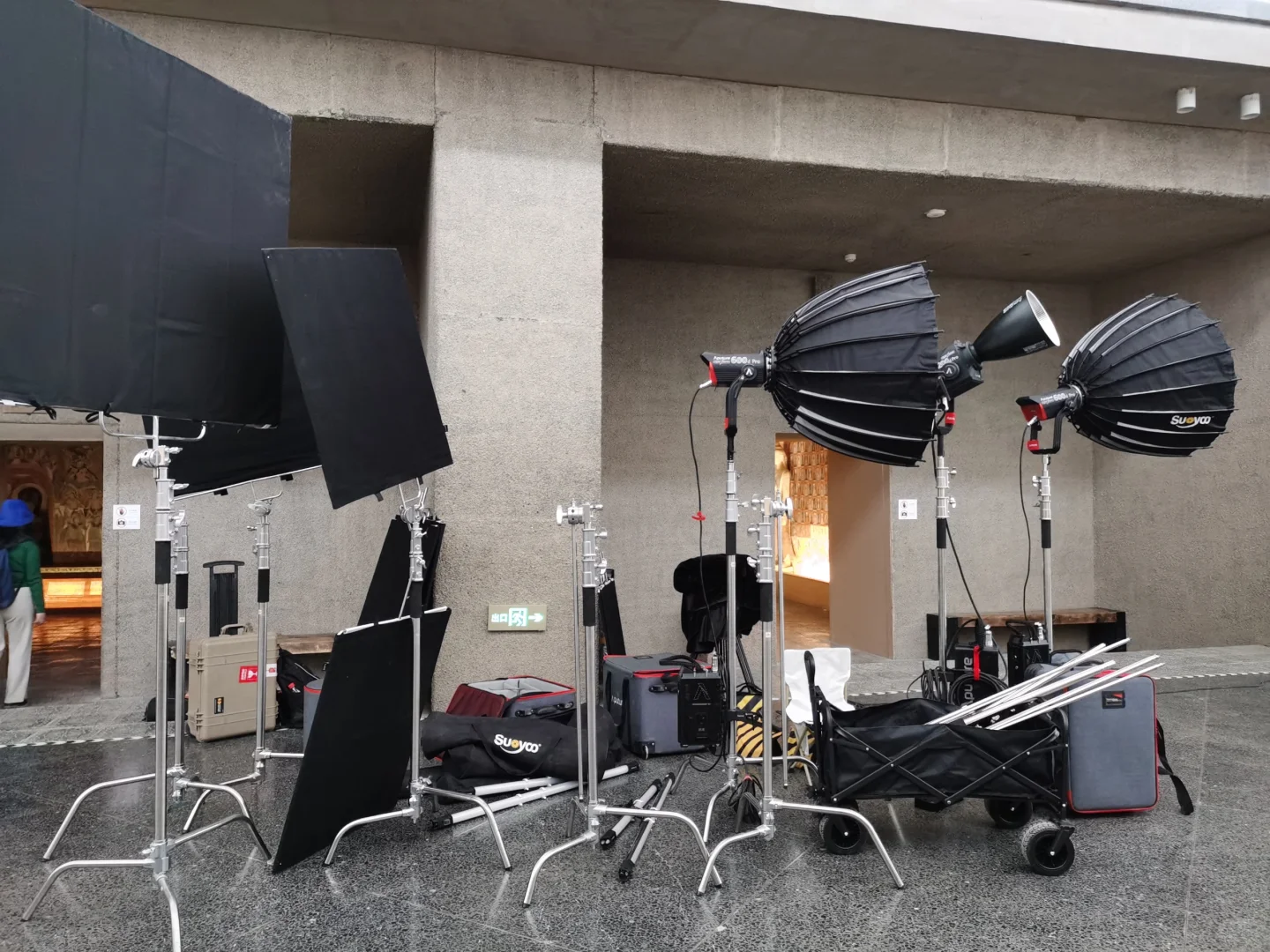 移动电源租赁正浩2400W电小二租赁