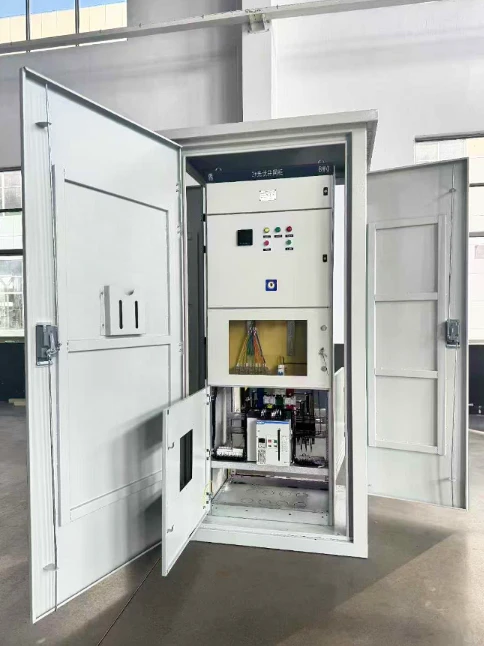 户外柜，防止雨水进入，恶劣天气也稳定运行