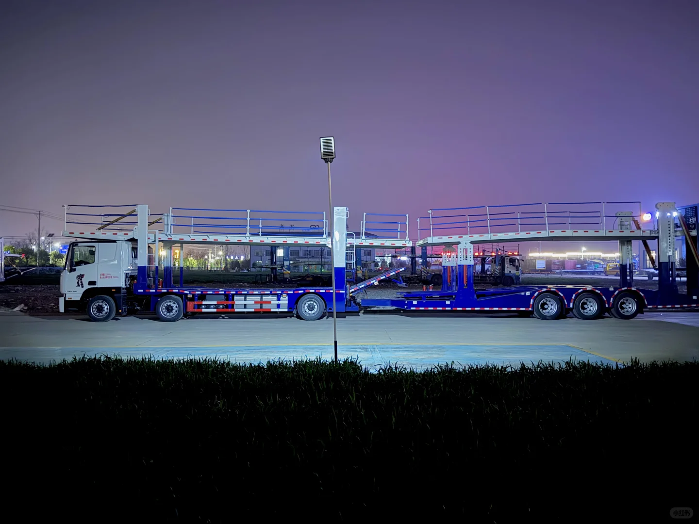 欧式中置轴车辆运输车