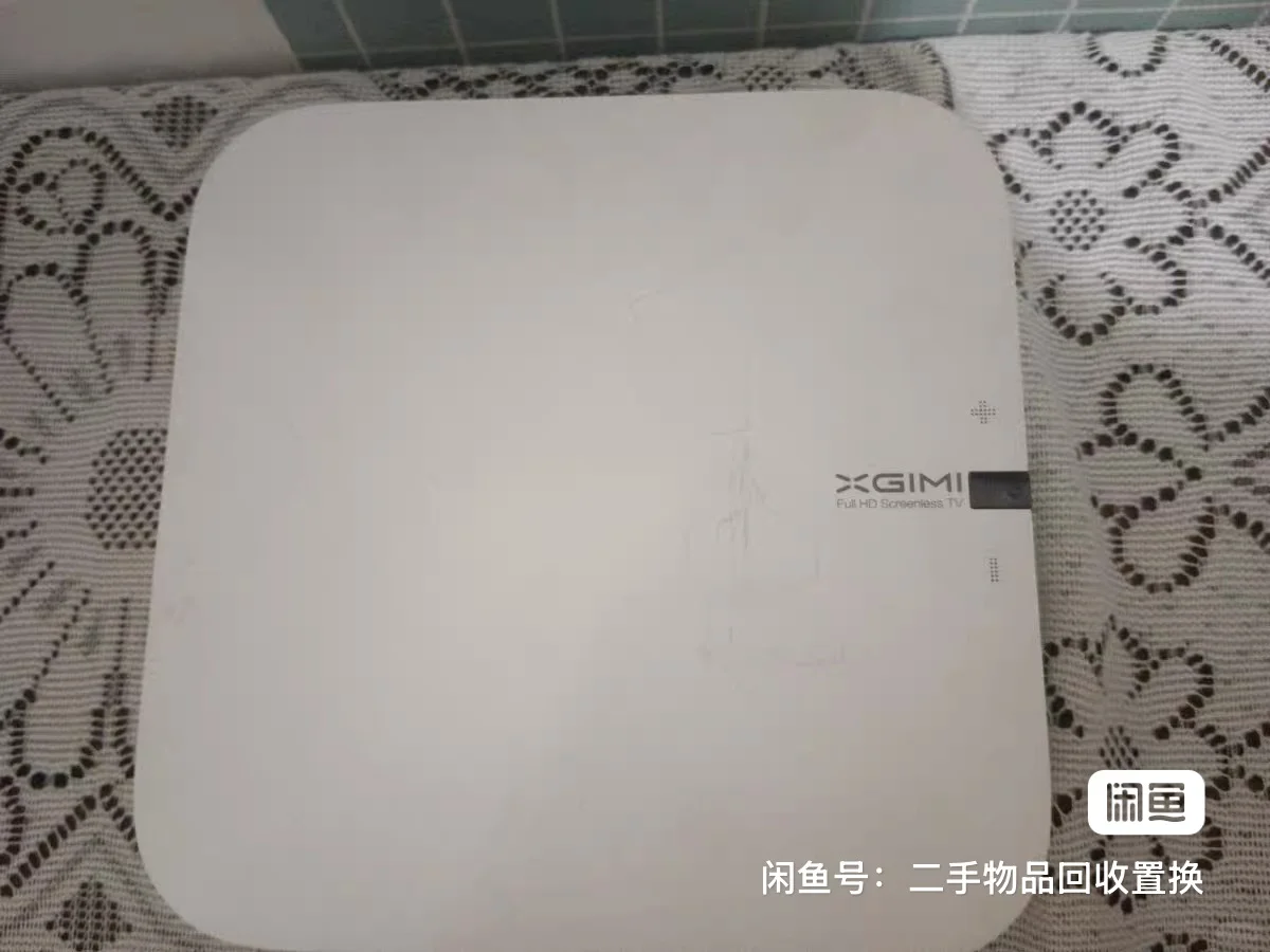 出4台Z6极米投影仪