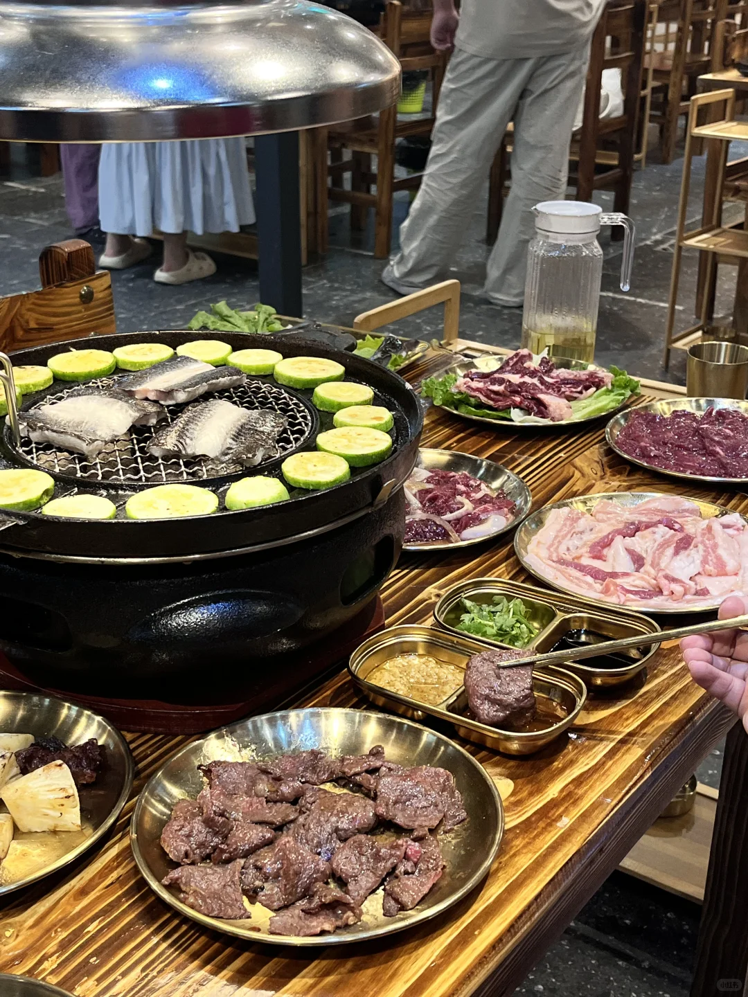 隐藏在菜肉市场里的烤肉店❗️现切牛肉香晕?