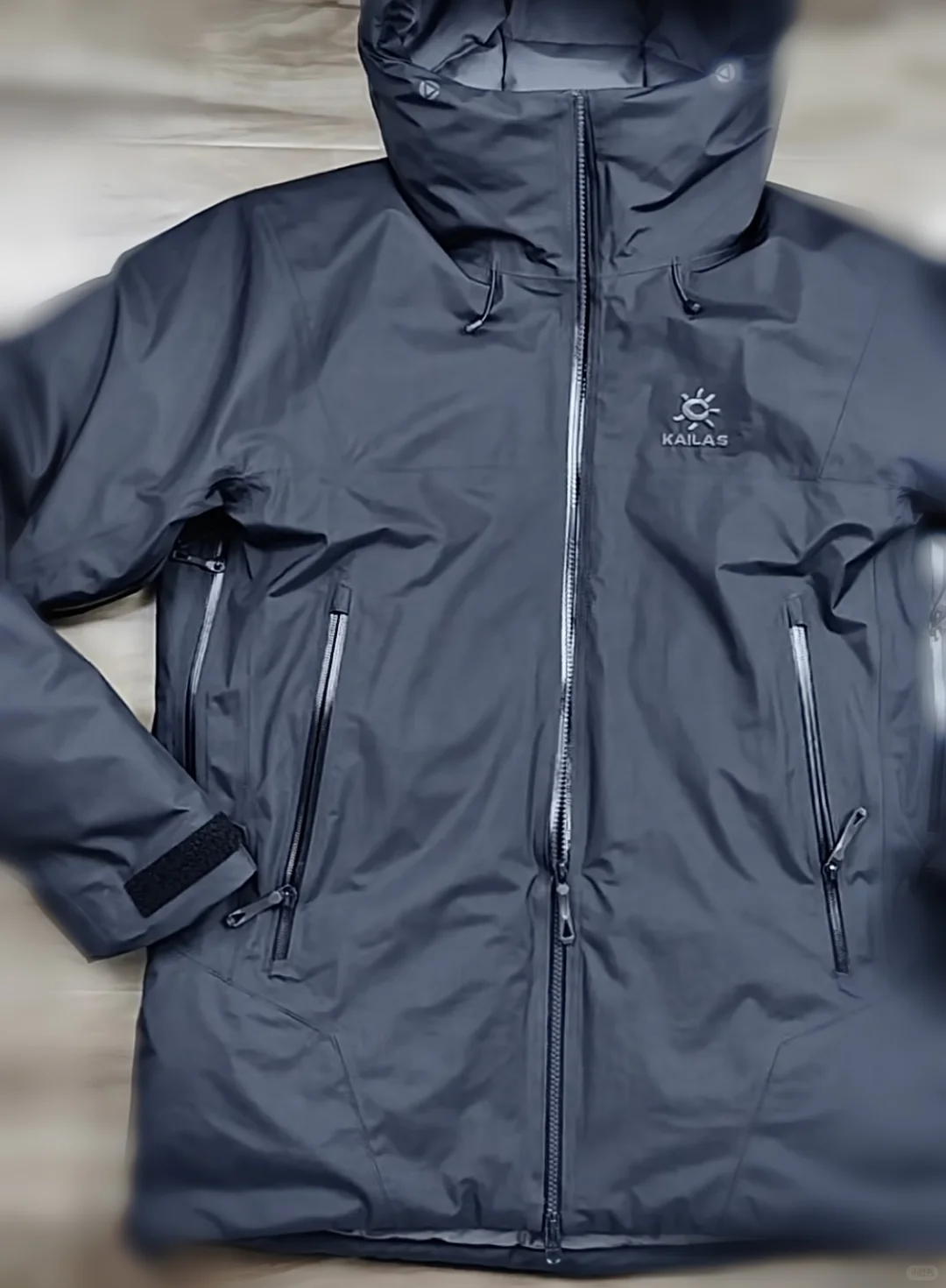 阿斯本硬壳羽绒服：科技与场景全面解析❄