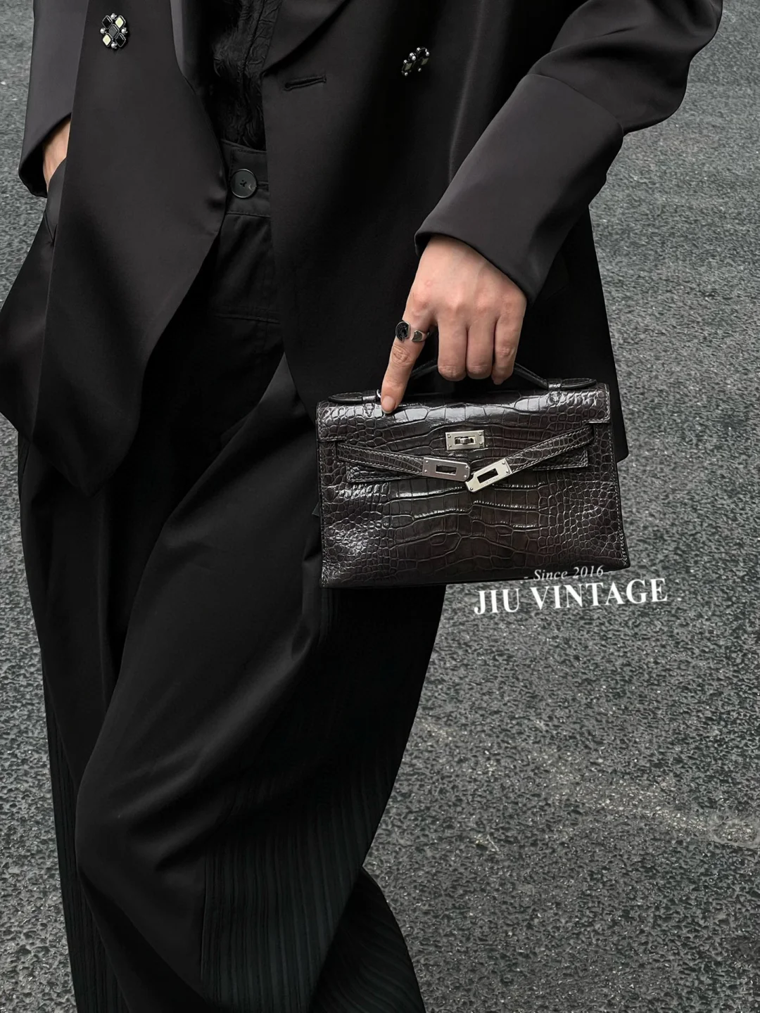 Hermes石墨灰kelly一代?这比黑银帅多了!