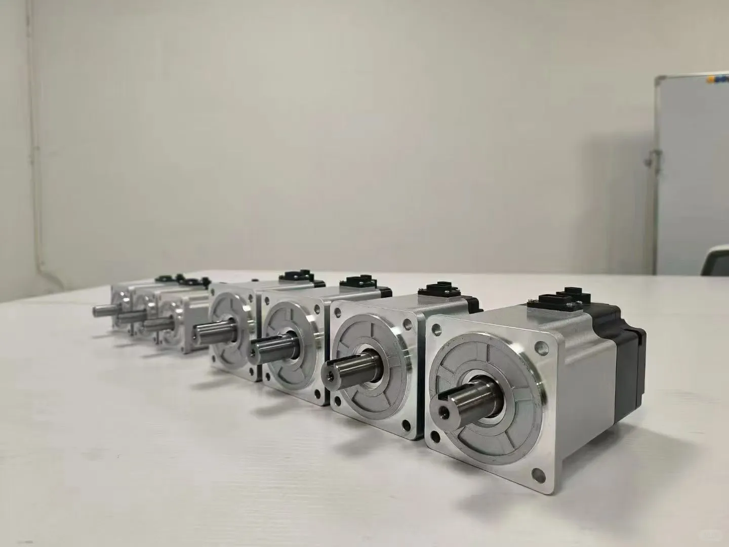 伺服电机直供、寻找高性能伺服电机的看过来