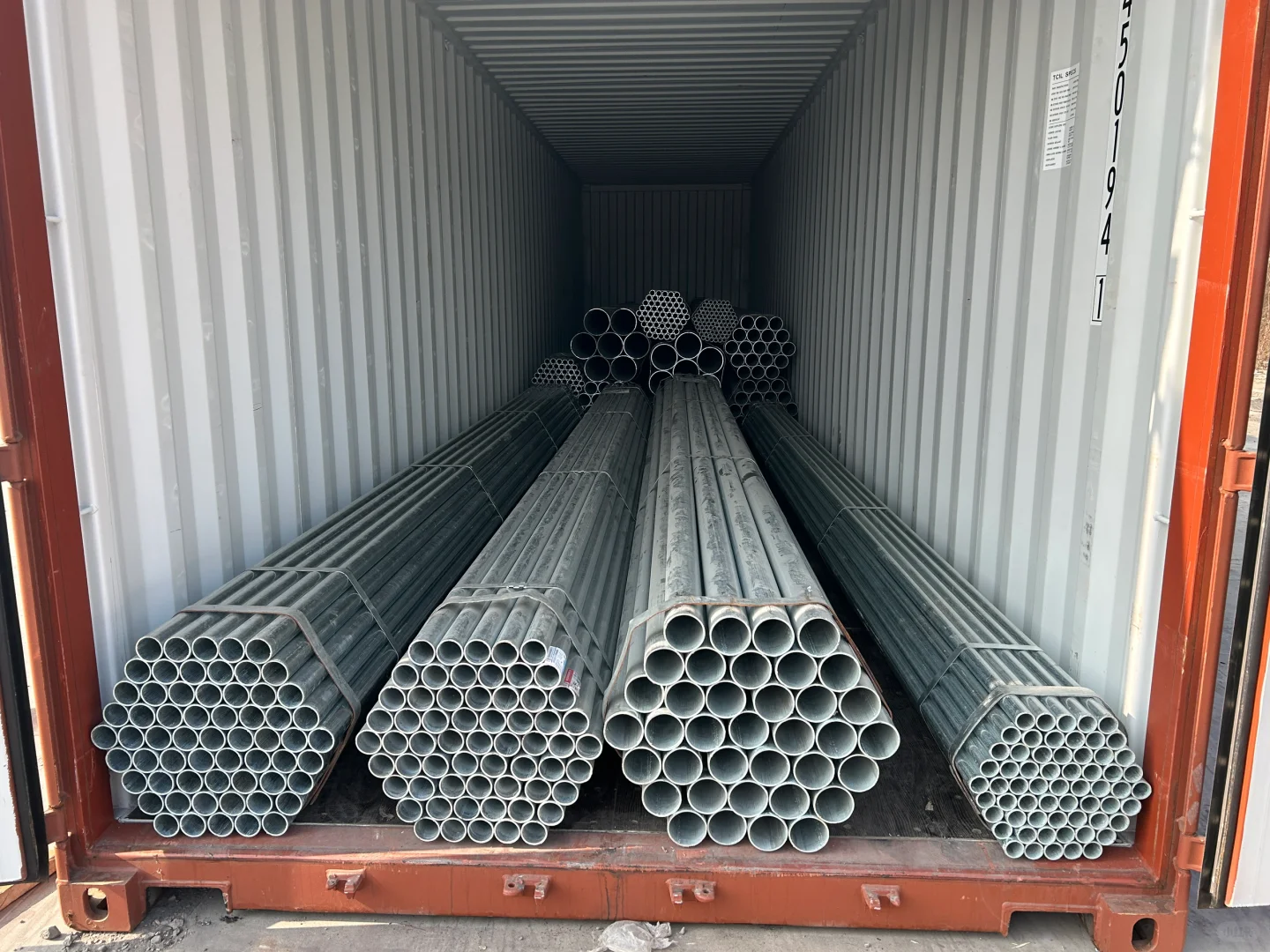 装柜～钢管漂洋过海