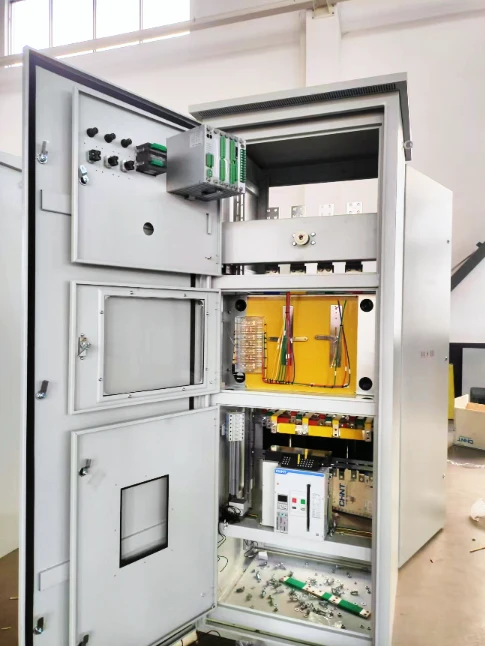 户外柜，防止雨水进入，恶劣天气也稳定运行