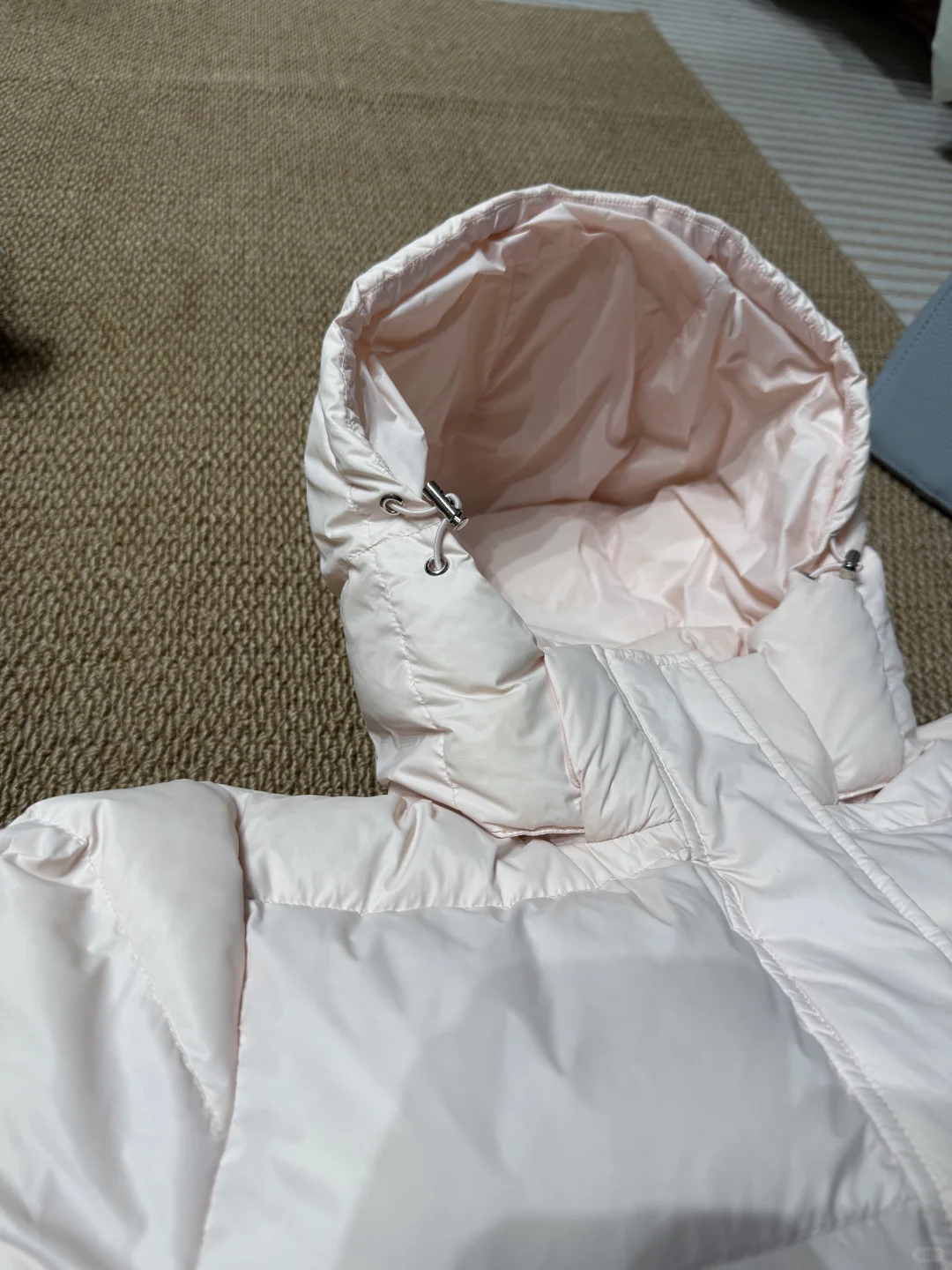 为质感买单的一款羽绒服??