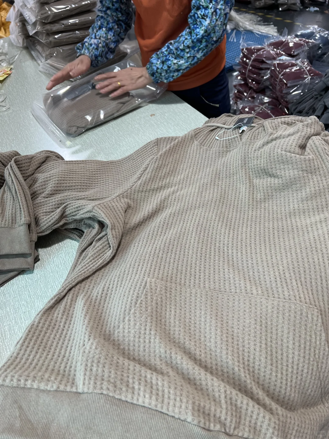 广州服装加工：T恤/卫衣3天打版出货小单快返