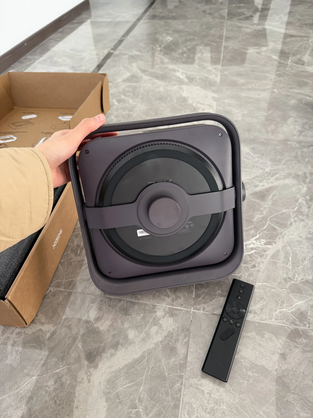 出极米Z7X投影仪