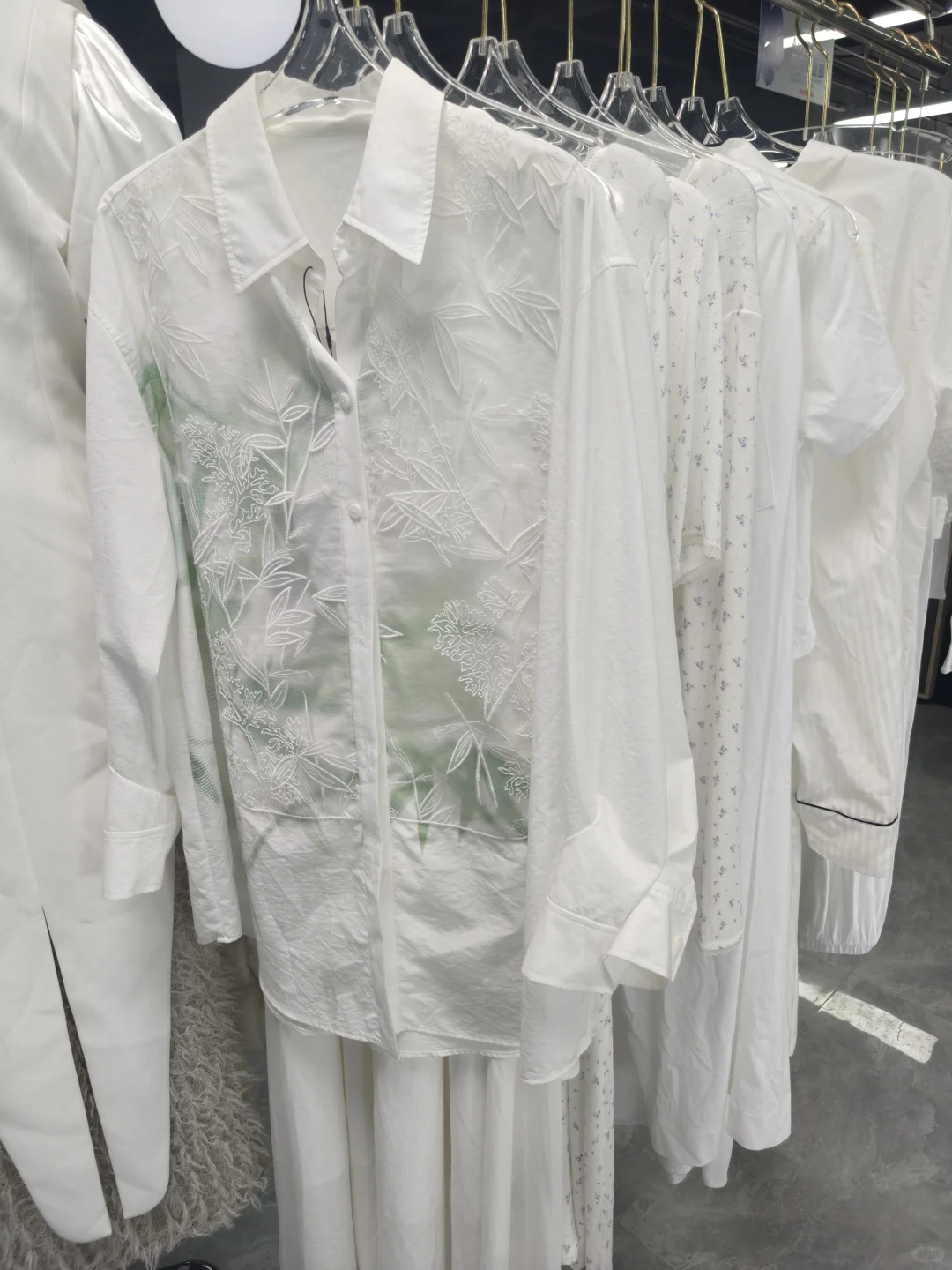 聚焦“快出款+零踩雷”—服装档口/直播的