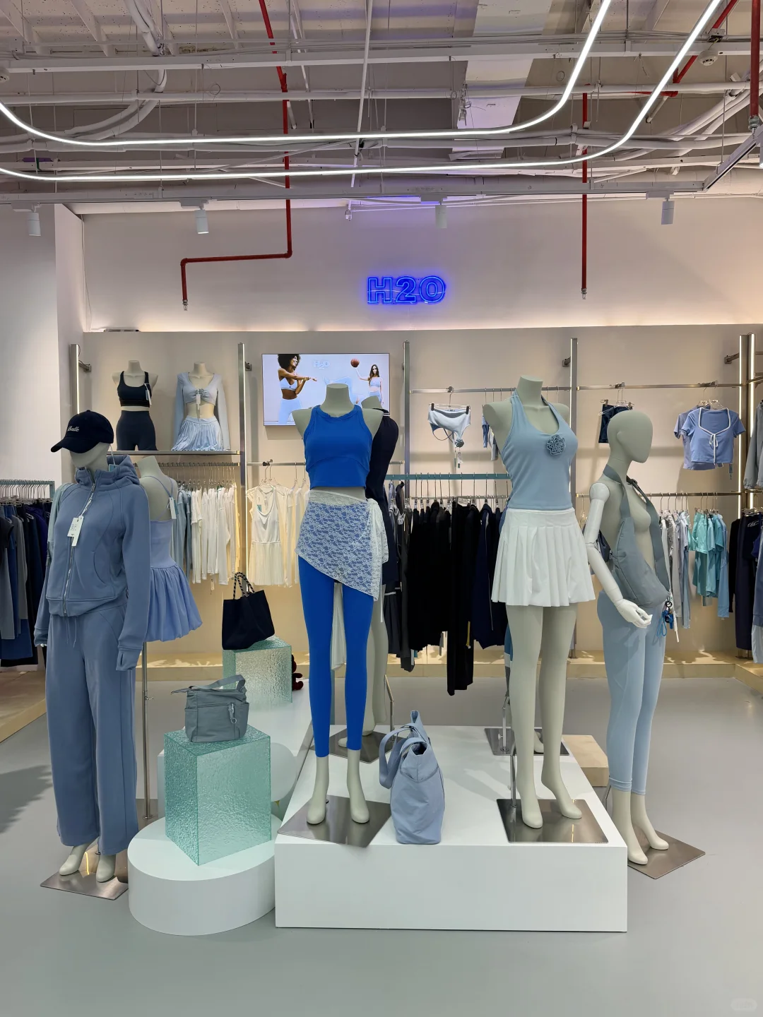 广州新的!!瑜伽运动服批发市场!尊嘟好香?