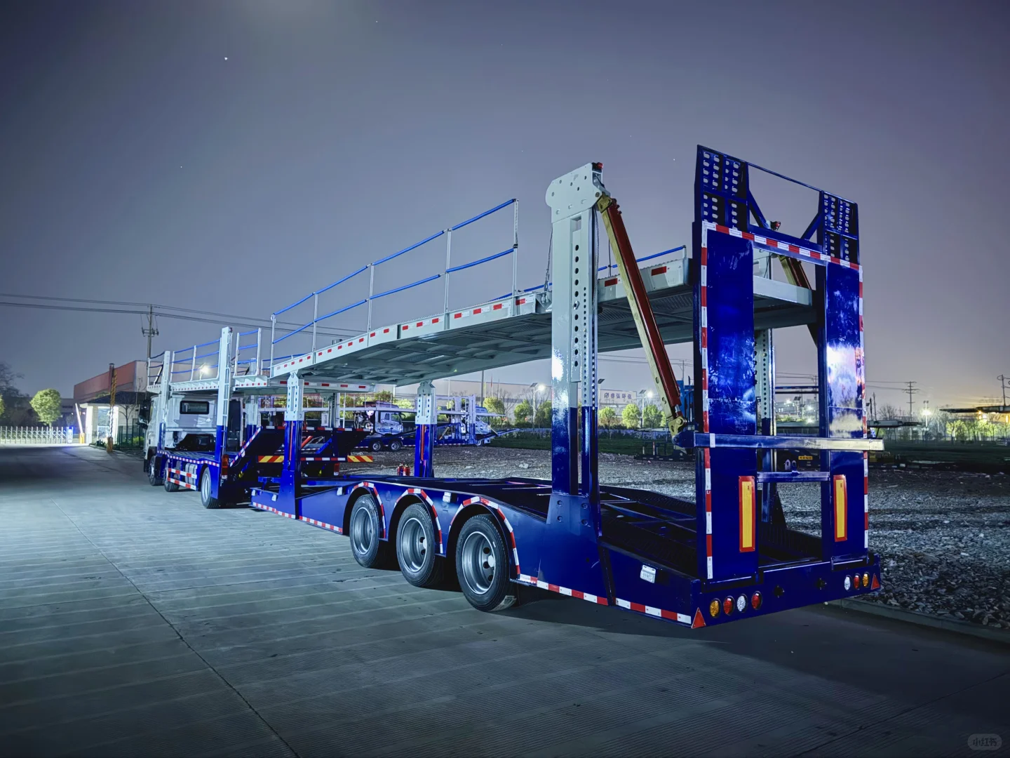 欧式中置轴车辆运输车