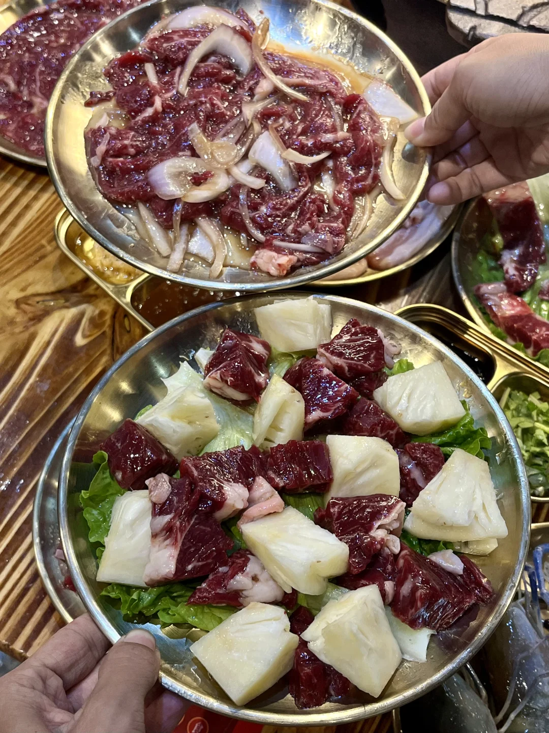 隐藏在菜肉市场里的烤肉店❗️现切牛肉香晕?