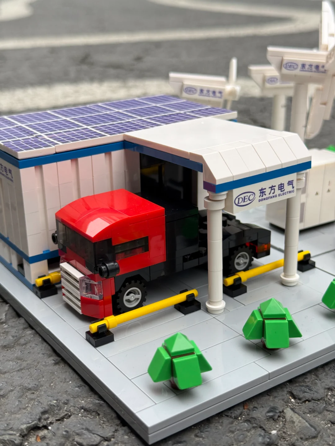 环保人狂喜！直接把新能源基地搬上桌