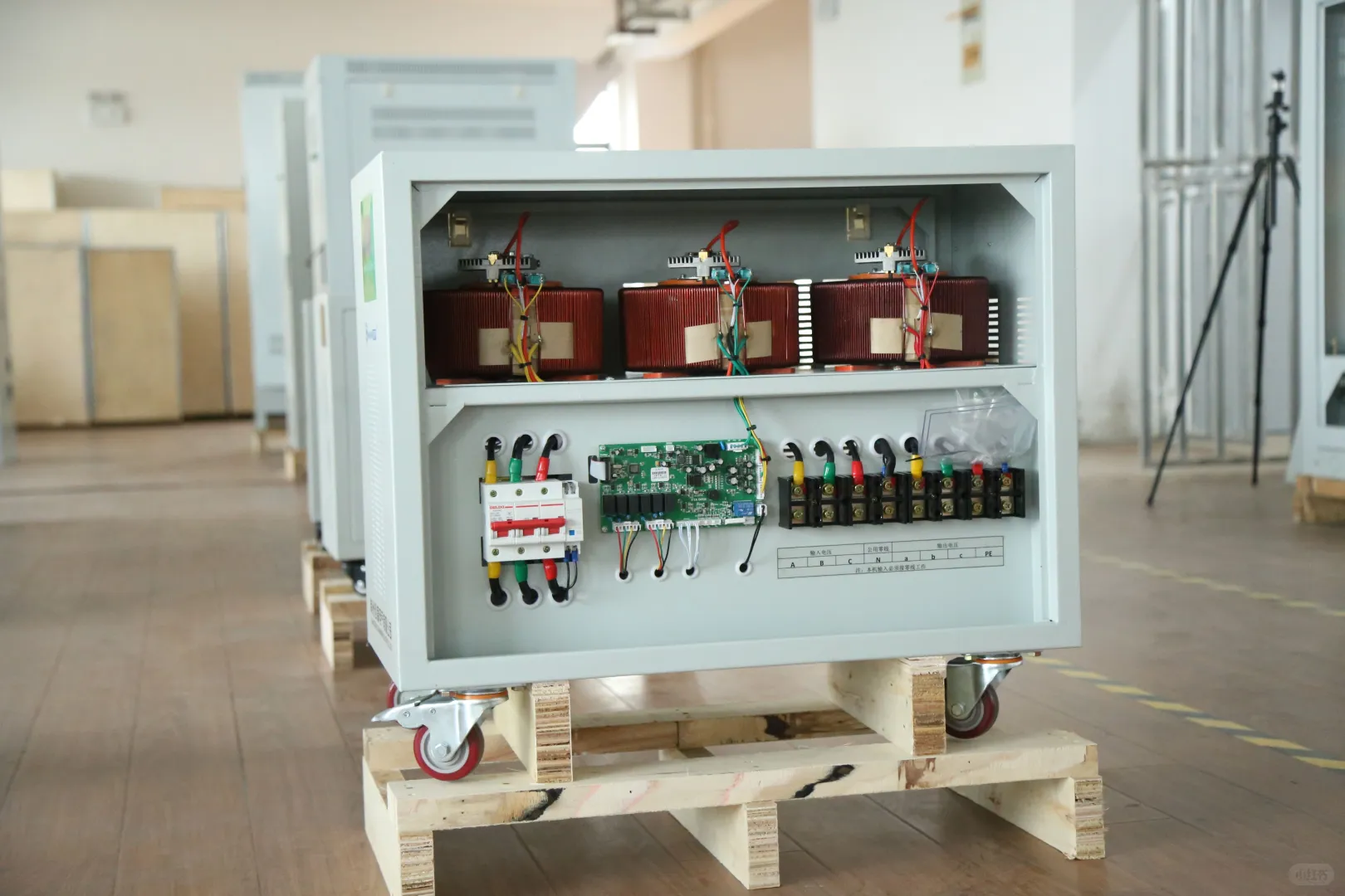 380V稳压器工作原理及其应用领域