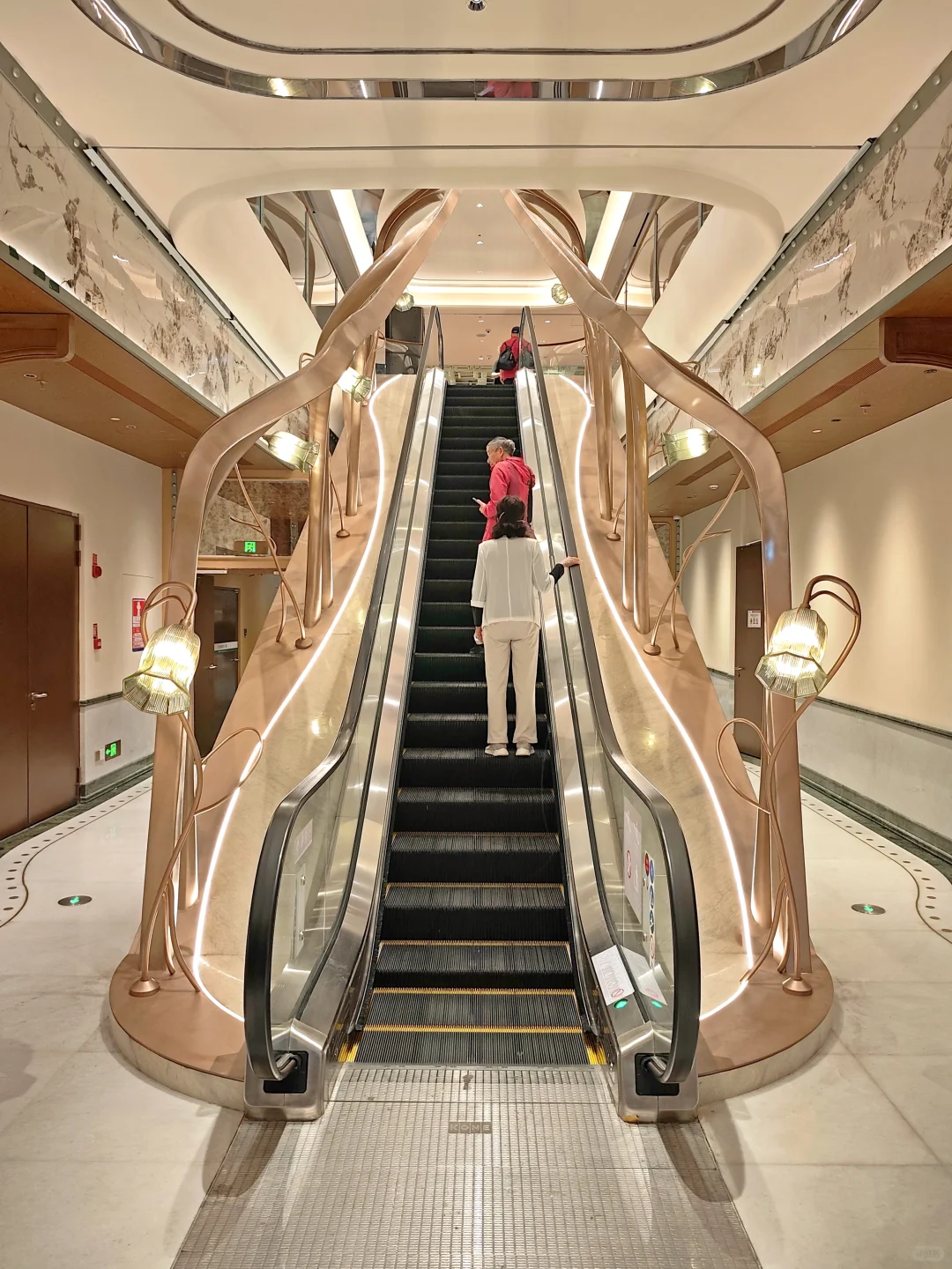 明華輪内部?海上世界•招商蛇口