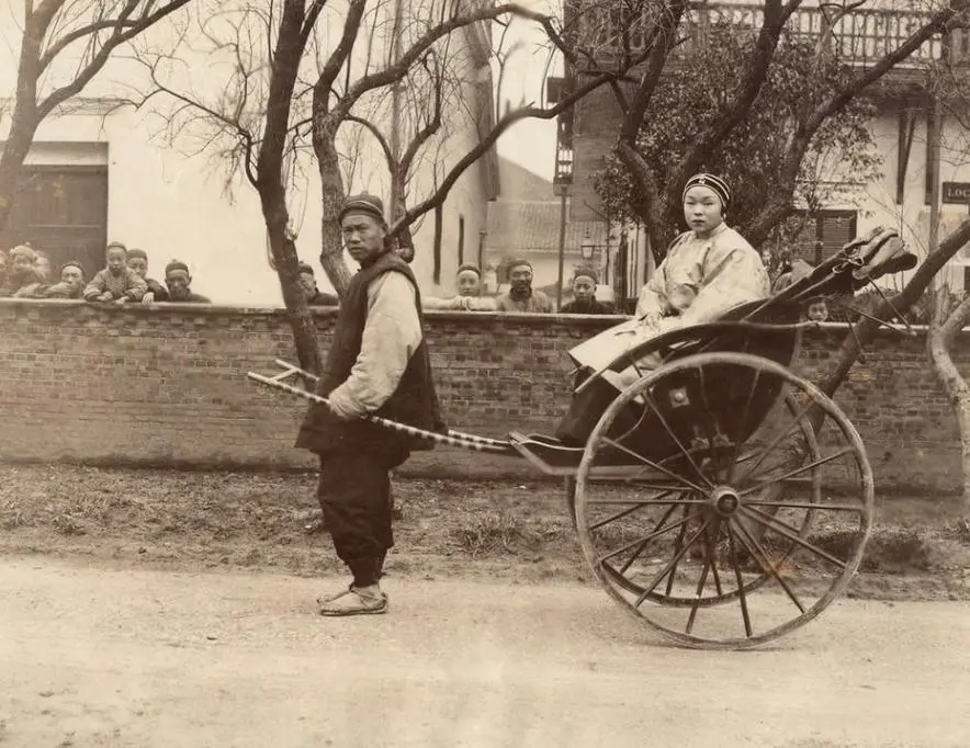 清末出行交通工具之黄包车