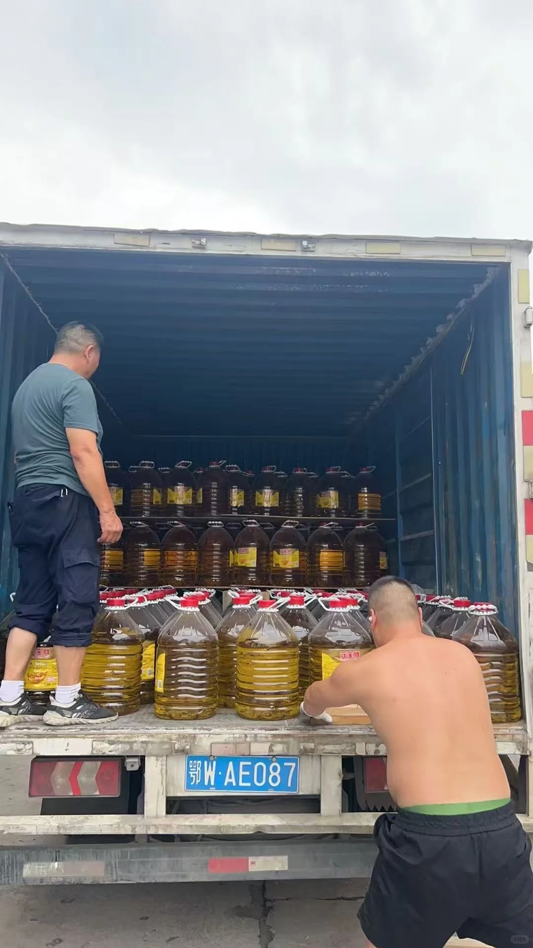 学校开学了，保障食堂供应