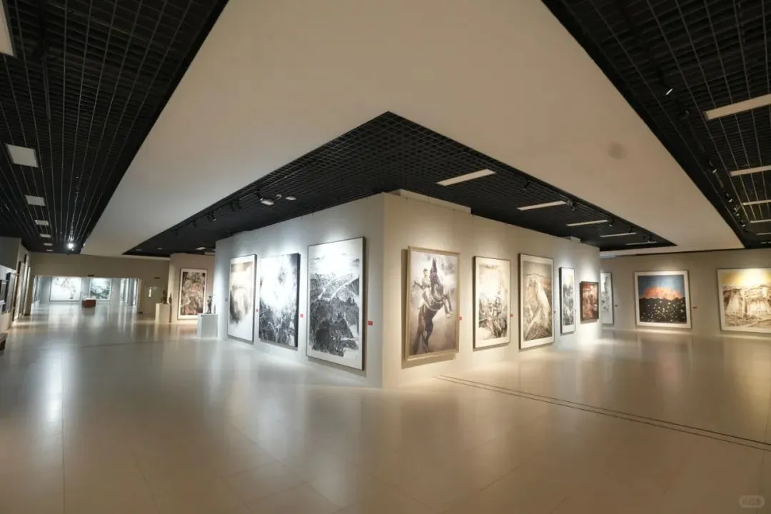 入选央视、人美、国家画院主办的国展（故宫