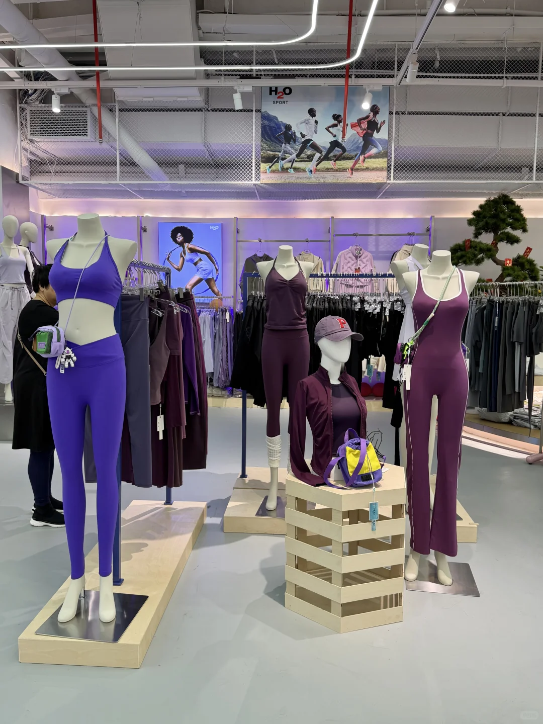 广州新的!!瑜伽运动服批发市场!尊嘟好香?