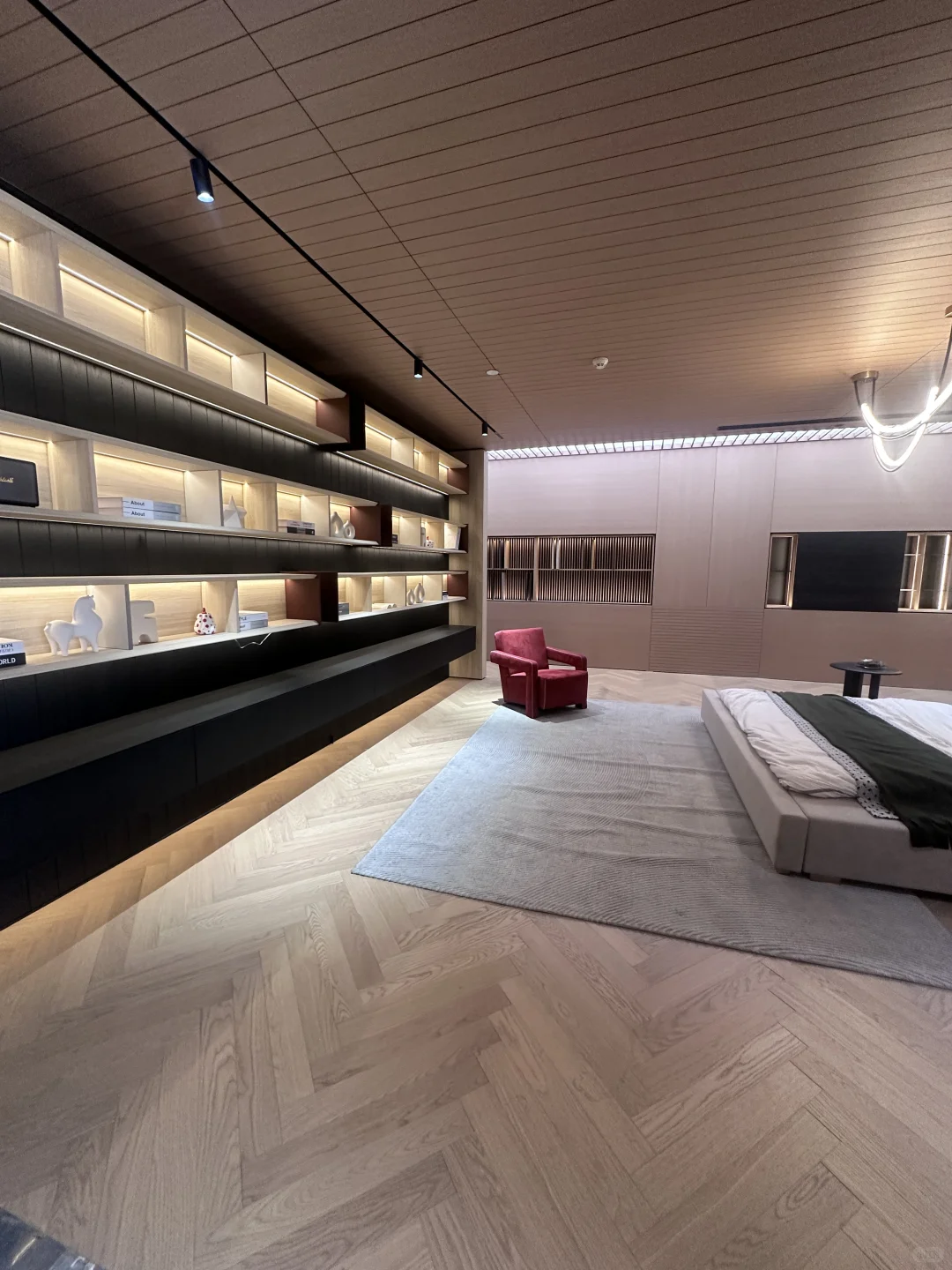 木工车间实拍丨记录工人忙碌的身影