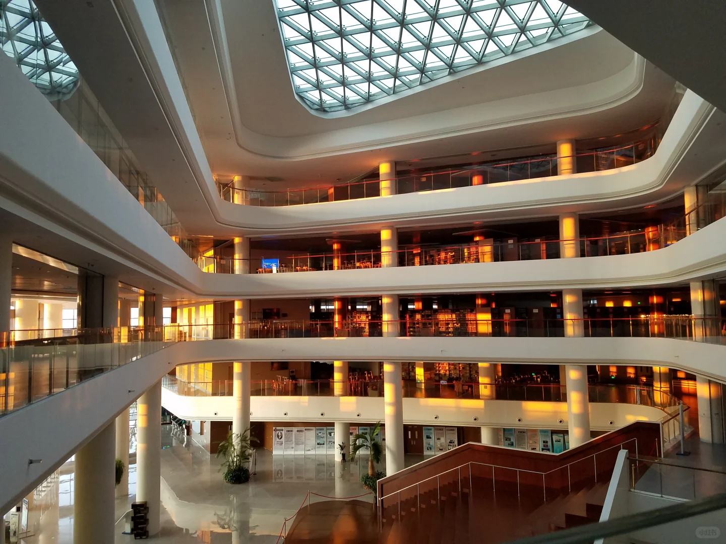 首都高校最美图书馆，北化自荐！