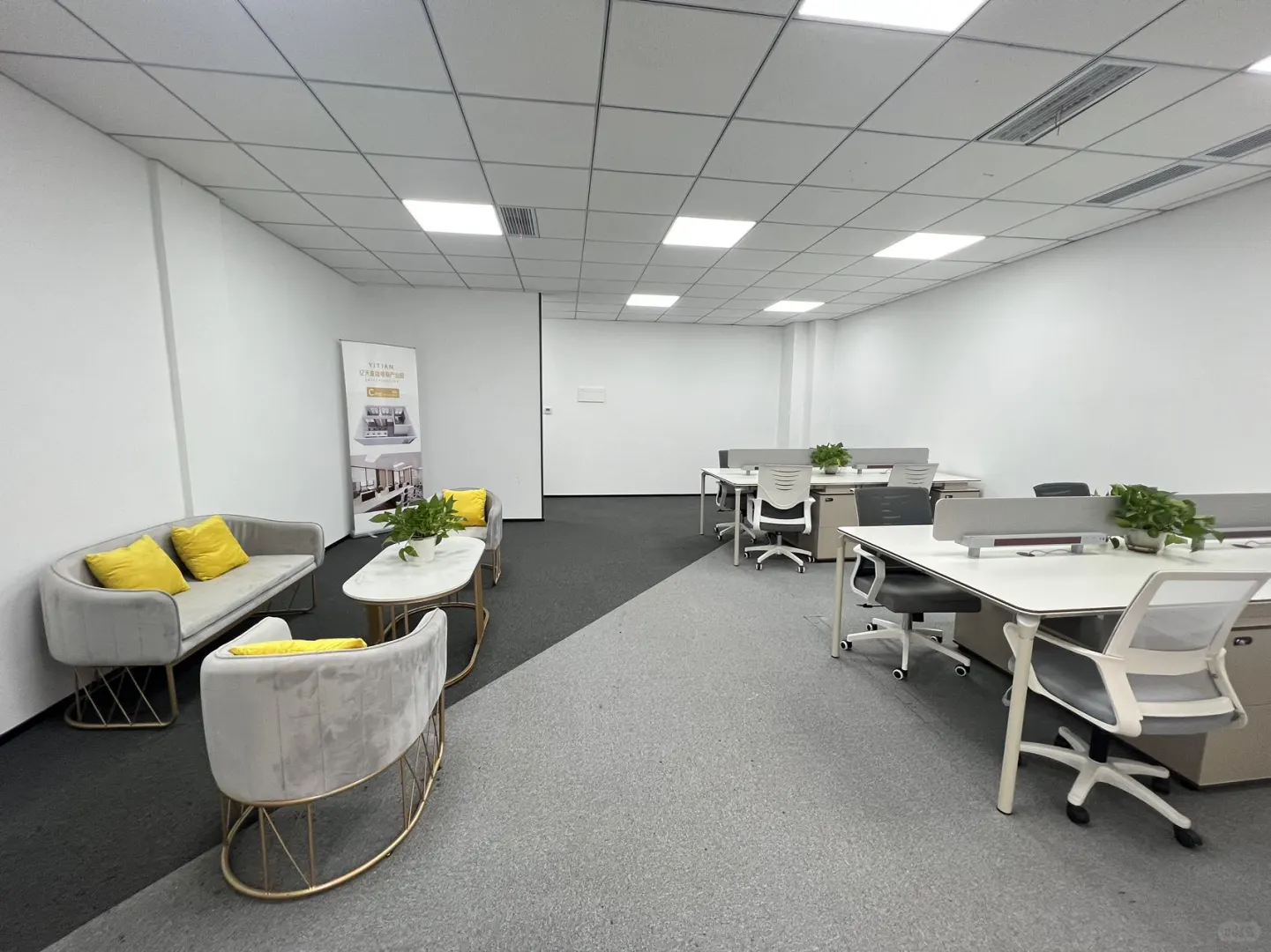 海曙机场路交叉口、停车方便、精装含税、