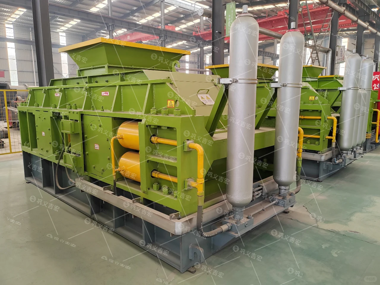 液压对辊制砂机引领建筑工程砂石精细化革命